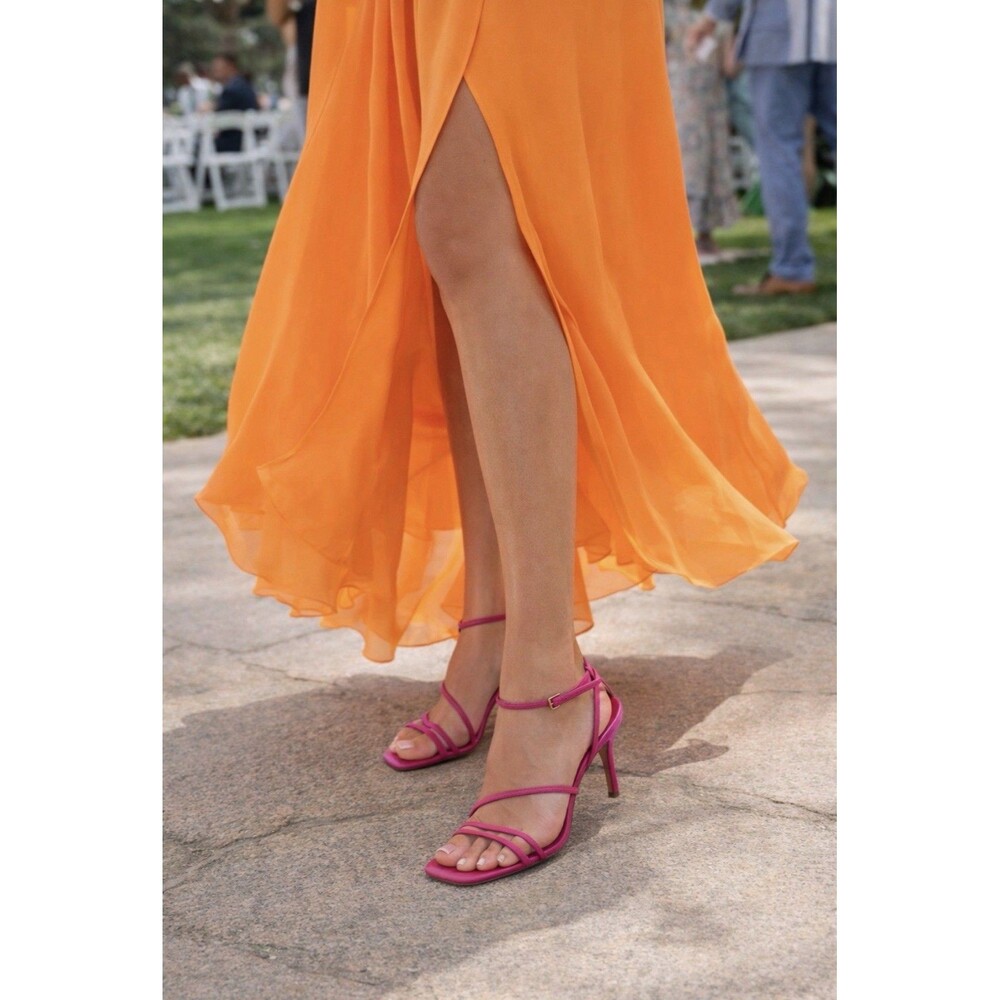 Ann Taylor 10 Vibrant Vivid Fuchsia Ankle Strappy Stunner Summer Capsule Sandals